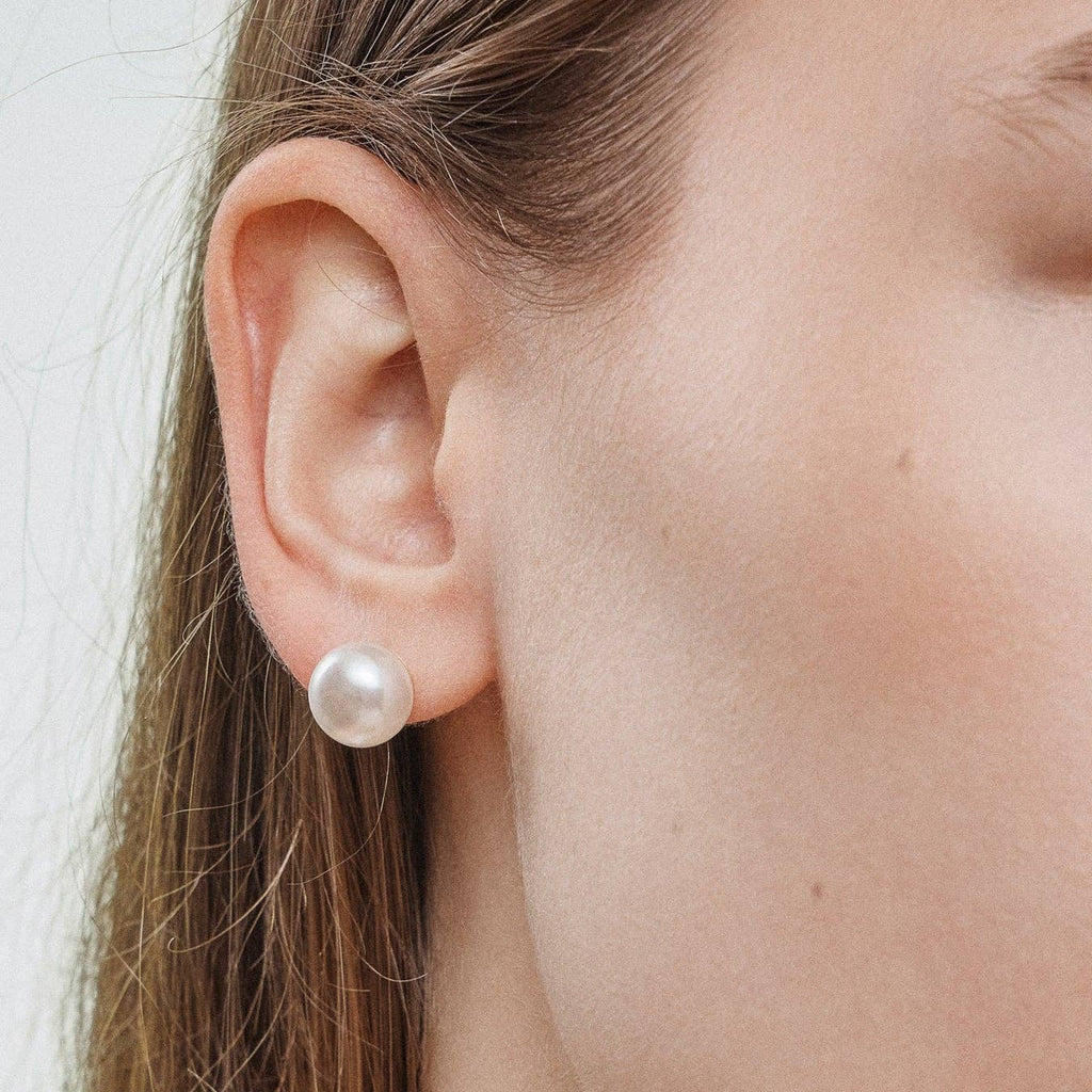 Helen - Pearl Stud Earrings